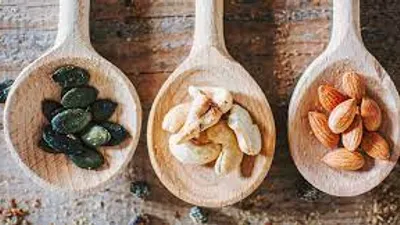 Elderberry: 6 Benefits, Side Effects & 5 Precautions